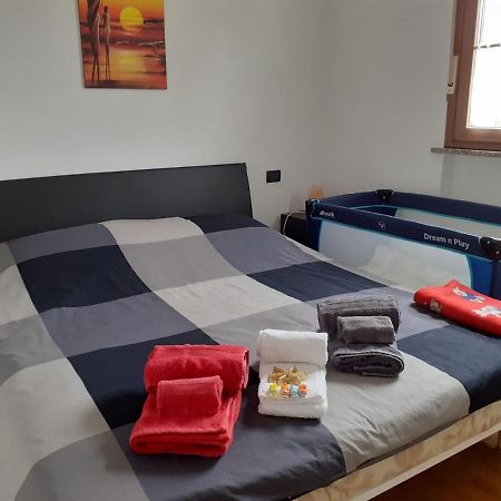 Ferienwohnung La Perla Del Lago Calceranica al Lago Exterior foto